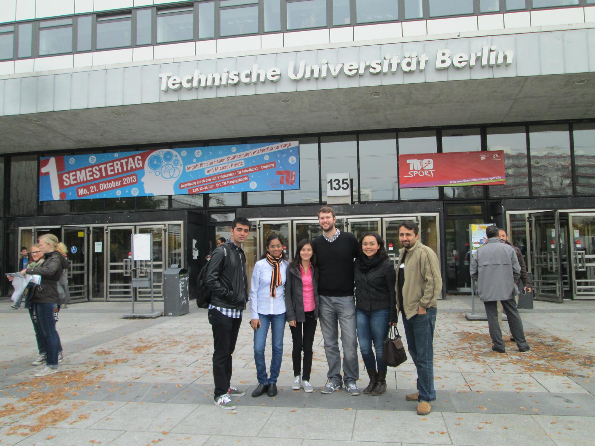 Students of the 2012 edition (TUB)